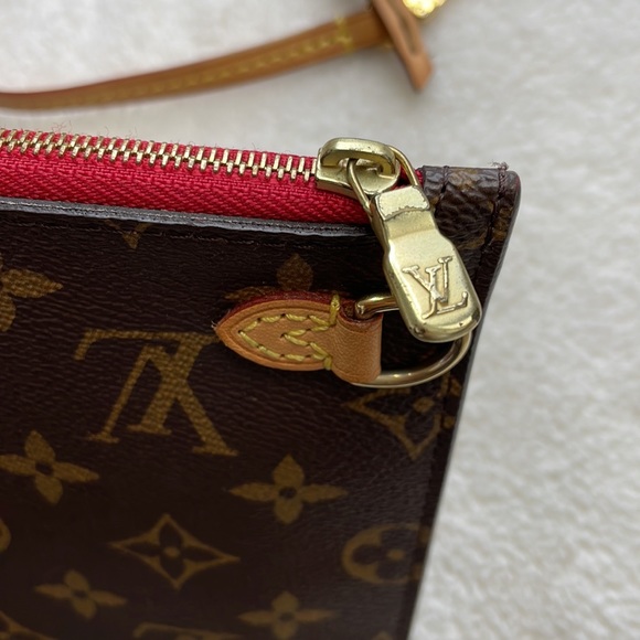 Authentic 💯! Louis Vuitton MM pouch - Picture 2 of 12